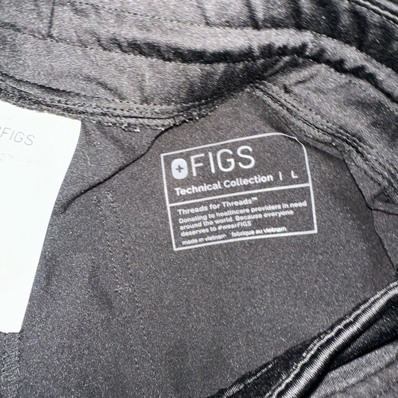 Figs Large Black scrub bundle - Picture 10 of 15